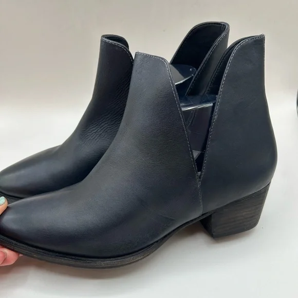 NEW Free People Charm Double V Ankle Bootie  Blue Leather Stacked Heel Size 39.5 - Picture 7 of 13